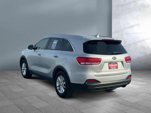 Sparkling Silver 2018 Kia Sorento LX