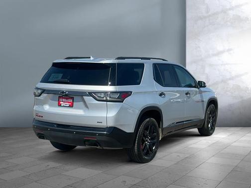Silver Ice Metallic 2021 Chevrolet Traverse Premier