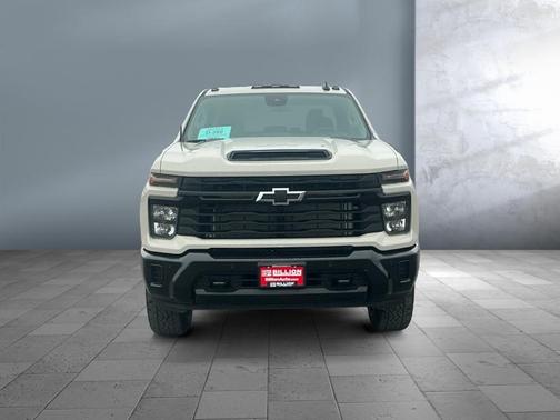 White Sands 2026 Chevrolet Silverado 2500 Custom