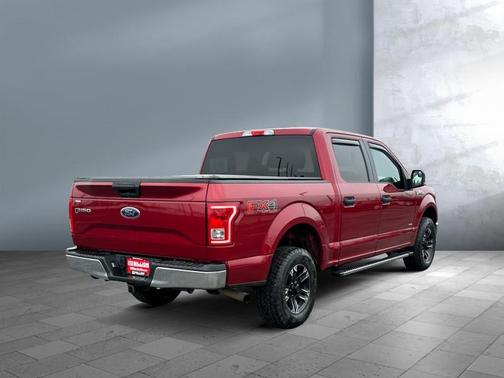 Red 2015 Ford F-150 XLT