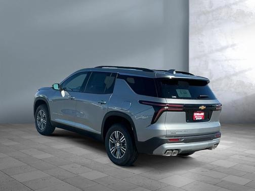 Sterling Gray Metallic 2026 Chevrolet Traverse LT
