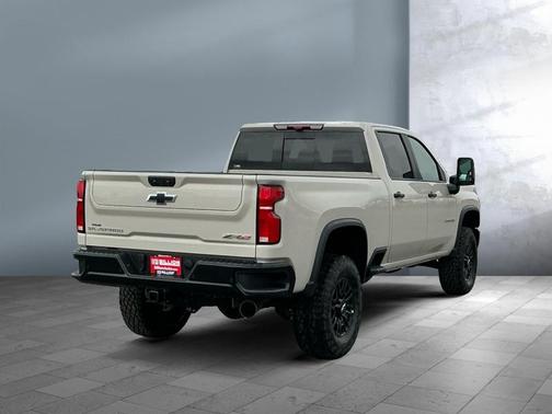 White Sands 2026 Chevrolet Silverado 2500 Crew Cab, Standard Bed, XR2, 4WD