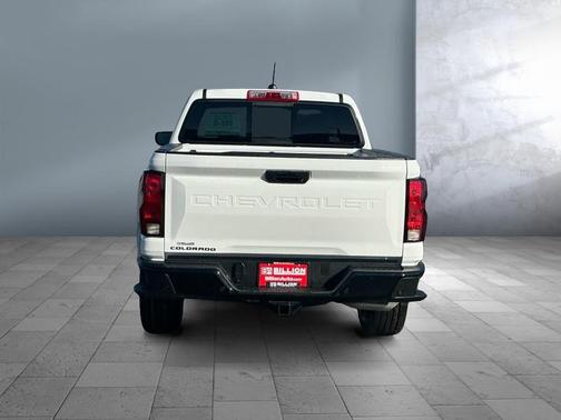 Summit White 2026 Chevrolet Colorado WT