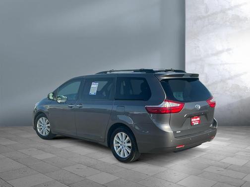 2017 Toyota Sienna XLE