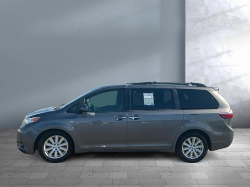 2017 Toyota Sienna XLE