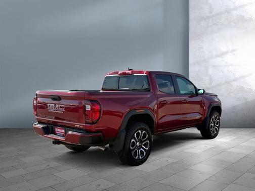2024 GMC Canyon AT4