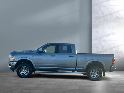 2022 RAM 2500 Laramie Crew Cab 4x4 6'4' Box