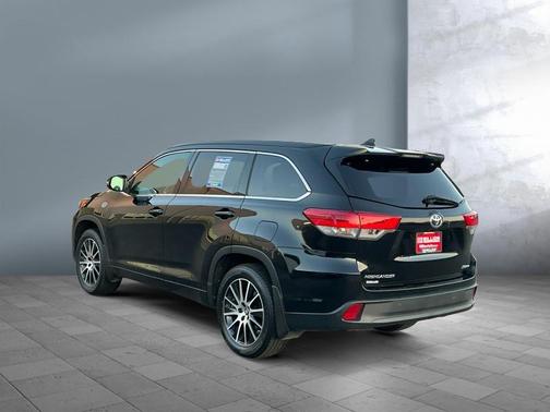 2018 Toyota Highlander SE