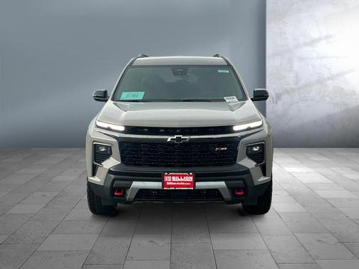 Sandstone Gray 2026 Chevrolet Traverse AWD Z71