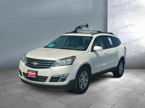 White Diamond Tricoat 2015 Chevrolet Traverse 2LT