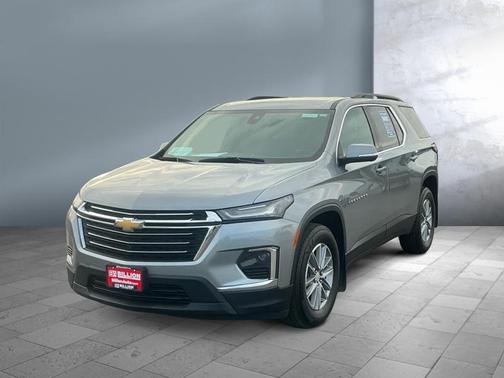 Sterling Gray Metallic 2023 Chevrolet Traverse LT Cloth