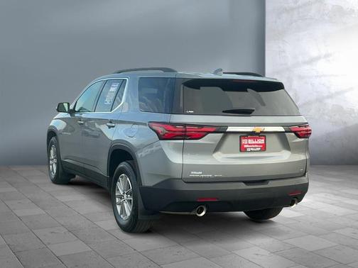 Sterling Gray Metallic 2023 Chevrolet Traverse LT Cloth