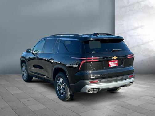 Mosaic Black Metallic 2026 Chevrolet Traverse LT