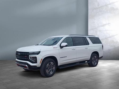 Iridescent Pearl Tricoat 2025 Chevrolet Suburban 4WD Z71