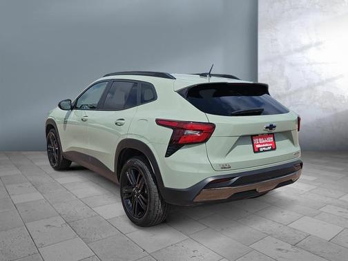 Cacti Green 2024 Chevrolet Trax FWD ACTIV