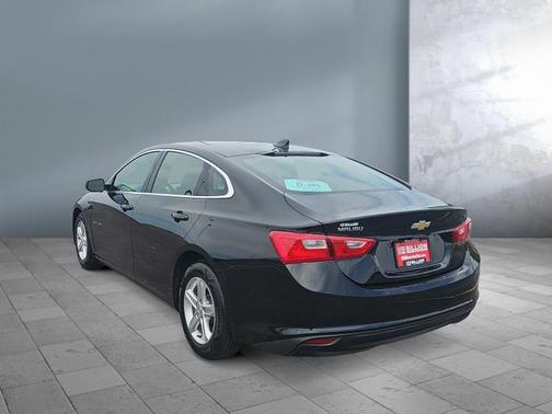Mosaic Black Metallic 2024 Chevrolet Malibu FWD 1LT