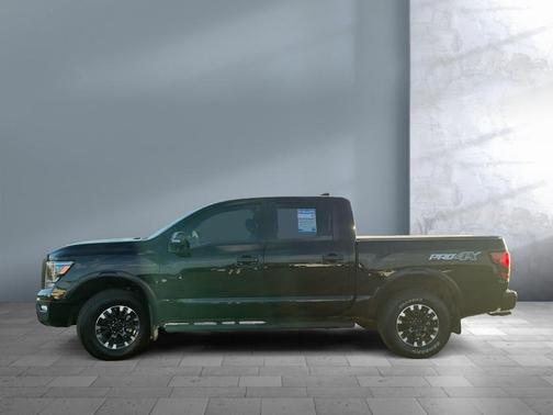 2022 Nissan Titan PRO-4X