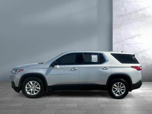 Silver Ice Metallic 2019 Chevrolet Traverse LS