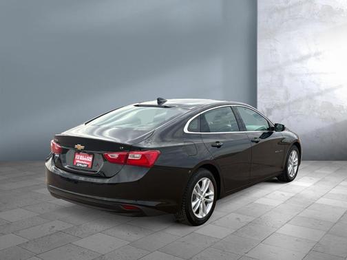 Mosaic Black Metallic 2017 Chevrolet Malibu 1LT