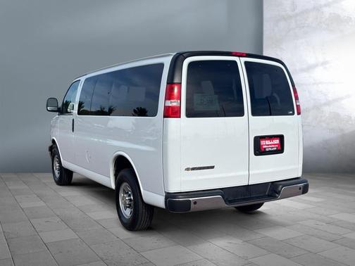 2024 Chevrolet Express 2500 RWD 2500 Regular Wheelbase LT