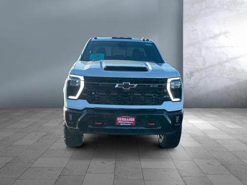 Summit White 2026 Chevrolet Silverado 2500 Crew Cab, Standard Bed, XR2, 4WD
