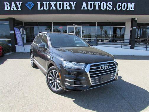 Orca Black Metallic 2017 Audi Q7 3.0T Premium