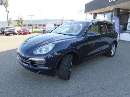 Dark Blue Metallic 2013 Porsche Cayenne Cayenne