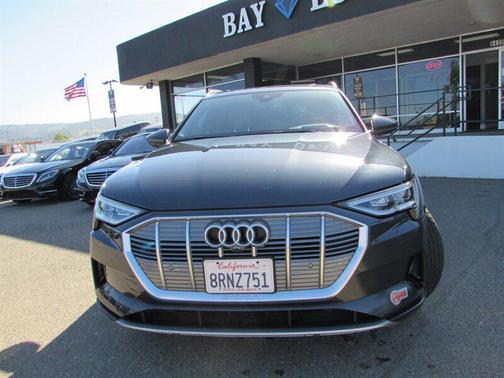 Manhattan Gray Metallic 2019 Audi e-tron Premium Plus