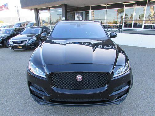 Dark Sapphire Metallic 2017 Jaguar F-PACE 35t Premium