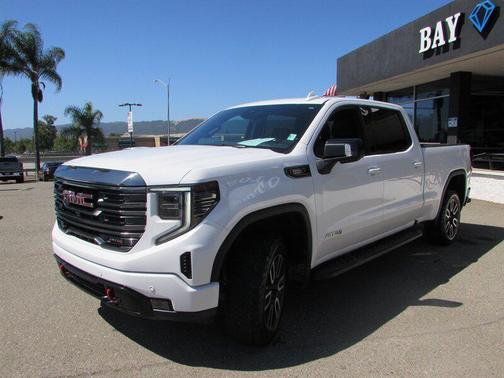 Summit White 2023 GMC Sierra 1500 AT4