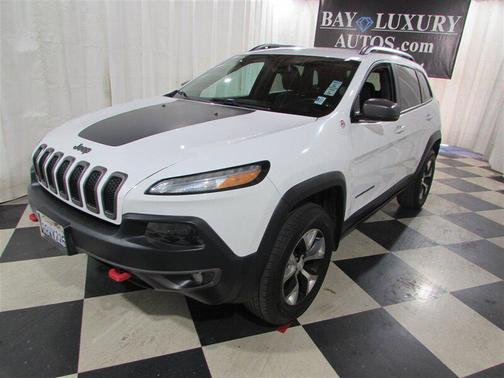 Bright White Clearcoat 2018 Jeep Cherokee Trailhawk