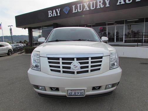 White Diamond Tricoat 2008 Cadillac Escalade Base