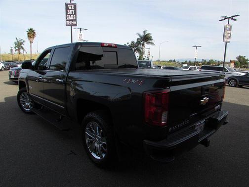 Graphite Metallic 2018 Chevrolet Silverado 1500 High Country