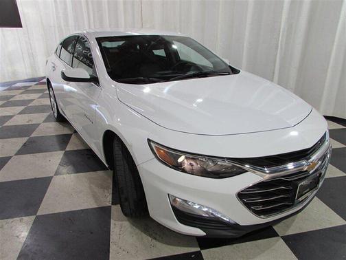 Summit White 2023 Chevrolet Malibu FWD 1LT