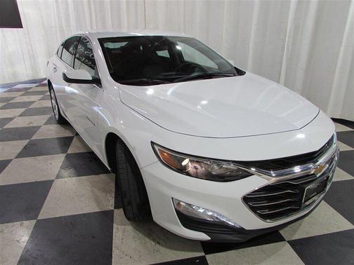 Summit White 2023 Chevrolet Malibu FWD 1LT