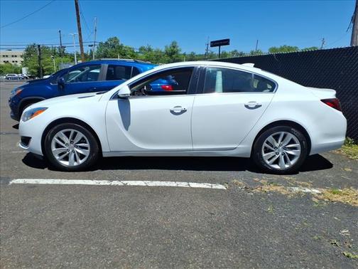 Summit White 2017 Buick Regal Turbo Premium II