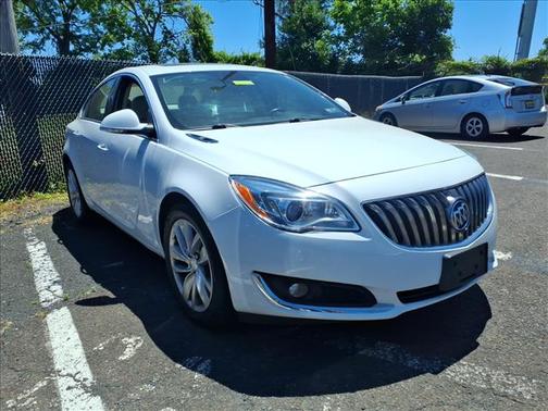Summit White 2017 Buick Regal Turbo Premium II