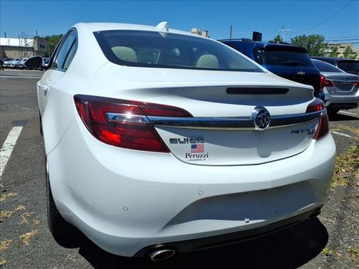 Summit White 2017 Buick Regal Turbo Premium II