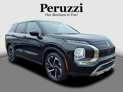 2023 Mitsubishi Outlander SE