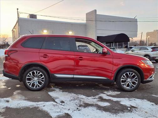 2016 Mitsubishi Outlander SE