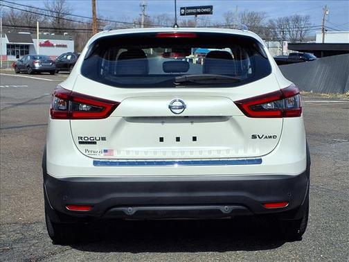 2022 Nissan Rogue Sport SV