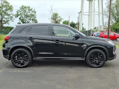 Black 2025 Mitsubishi Outlander Sport 2.0 LE
