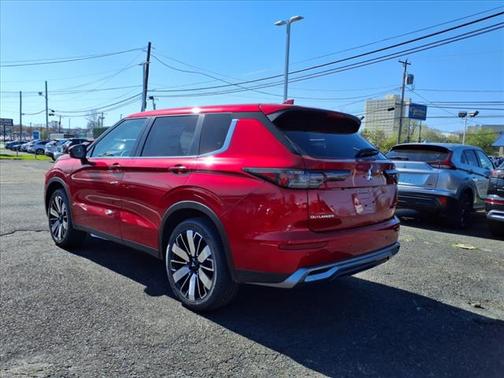 2025 Mitsubishi Outlander SE