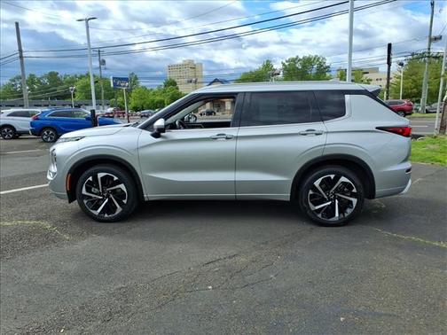 Silver 2022 Mitsubishi Outlander SEL Special Edition