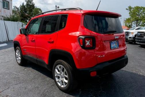 Photo 3 of 25 of 2017 Jeep Renegade Latitude