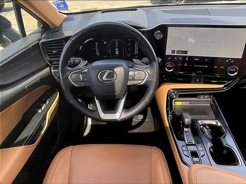 2022 Lexus NX 450h+ Luxury