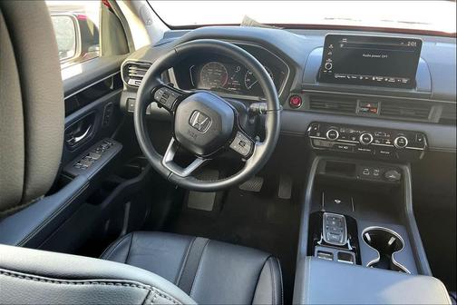 2023 Honda Pilot Touring 8-Passenger