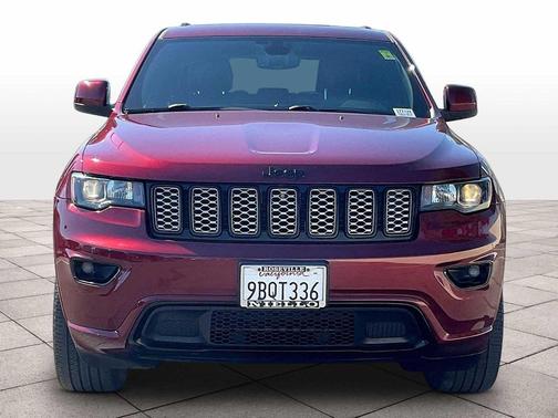 Velvet Red Pearlcoat 2022 Jeep Grand Cherokee Laredo