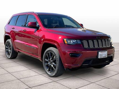 Velvet Red Pearlcoat 2022 Jeep Grand Cherokee Laredo