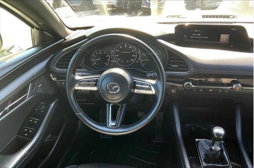2022 Mazda Mazda3 FWD w/Premium Package